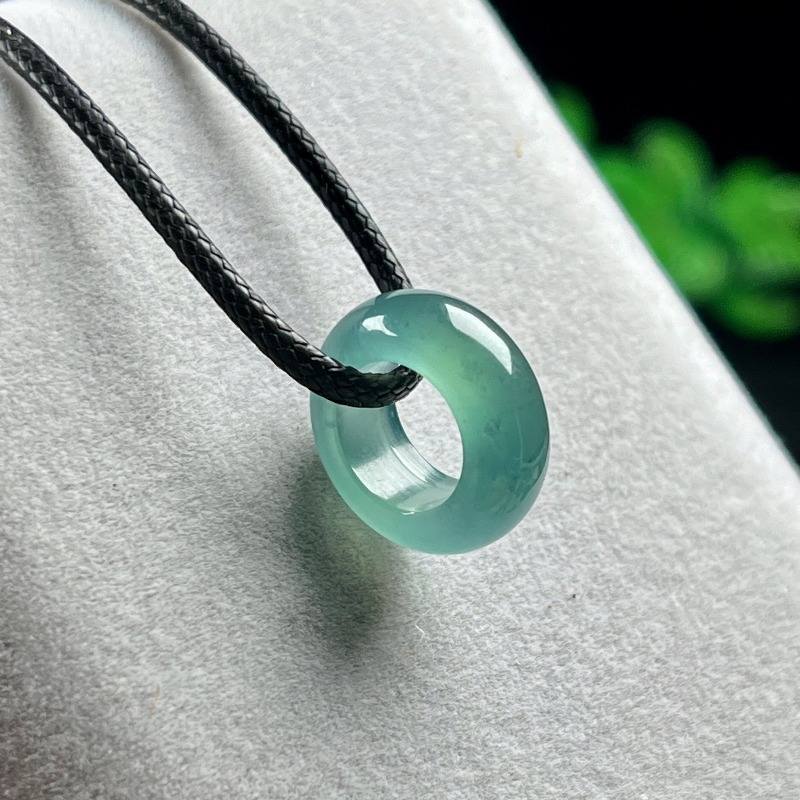 Jewelry & Watches Spółka Z Ograniczoną Odpowiedzialnością - Colar de Jadeíta de Mianmar com