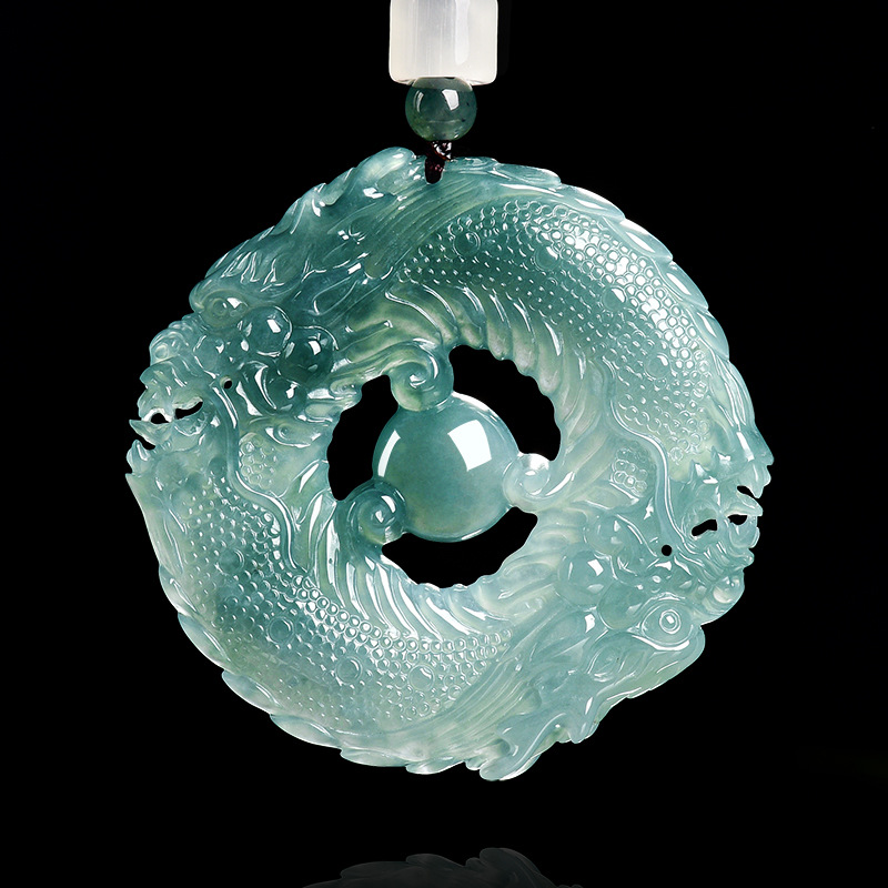 Colar com Pingente de Jade Nat - Jewelry & Watches Spółka Z Ograniczoną Odpowiedzialnością avaliação e preço