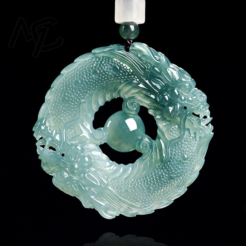 Colar com Pingente de Jade Nat - Jewelry & Watches Spółka Z Ograniczoną Odpowiedzialnością avaliação e preço