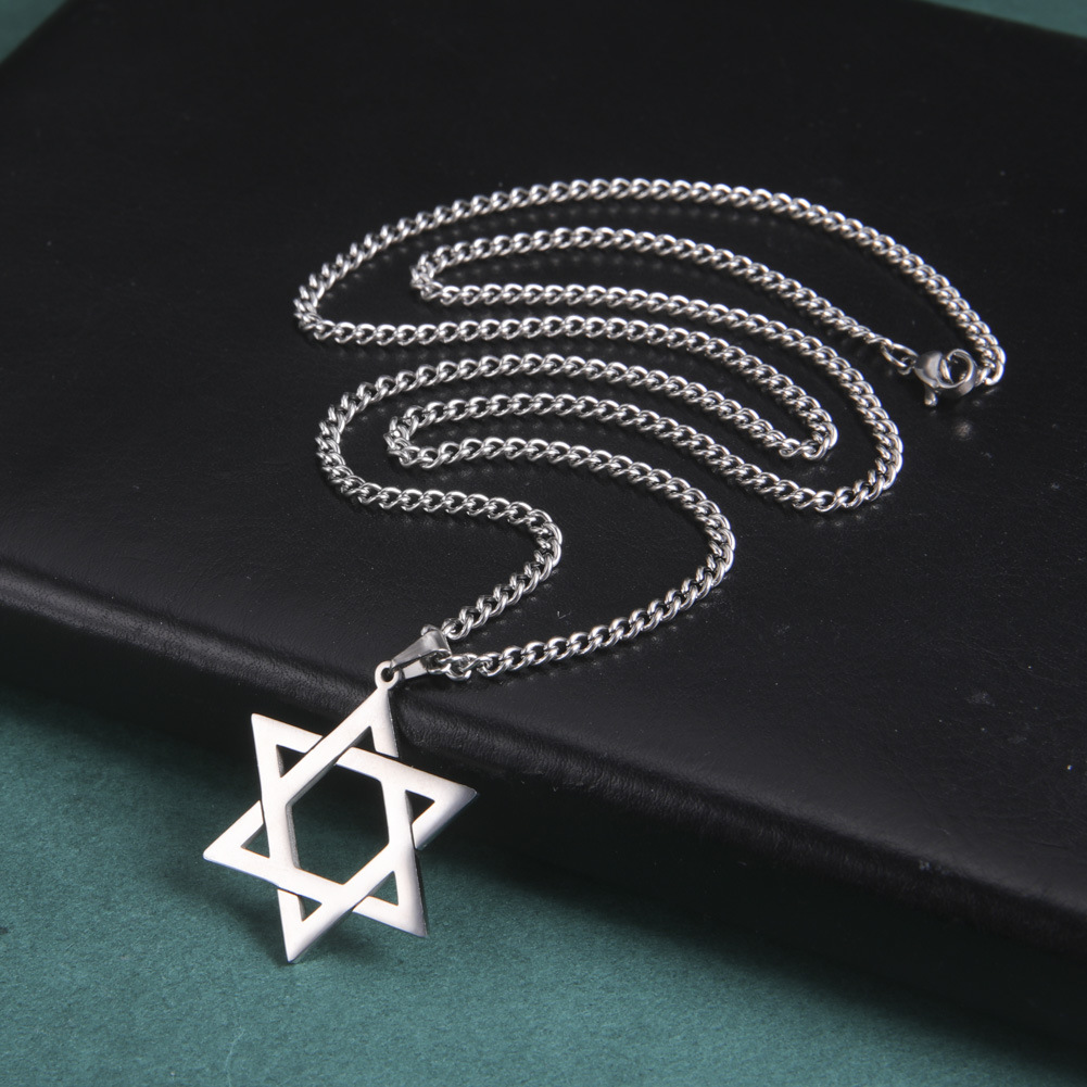 Colar com Pingente Estrela de  - Jewelry & Watches Spółka Z Ograniczoną Odpowiedzialnością avaliação e preço